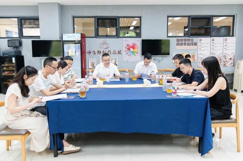 围绕工作交流和合作对接等内容开展实地